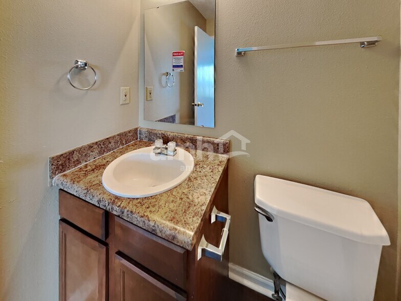 Building Photo - 358 Bent Stream Ln