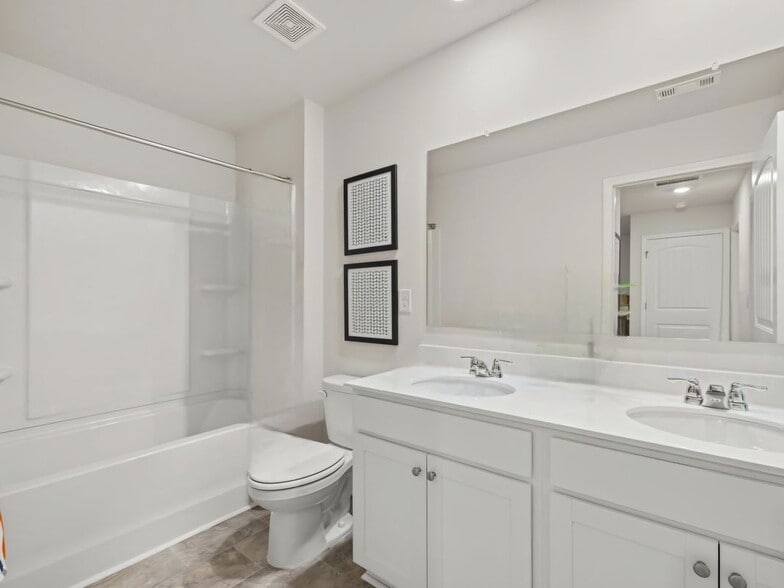 Building Photo - 487 Stoneybrook Dr