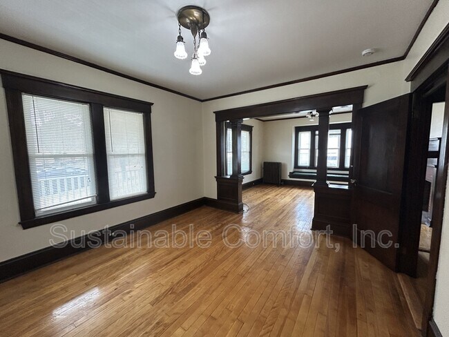 Building Photo - 14 Clearview Ave