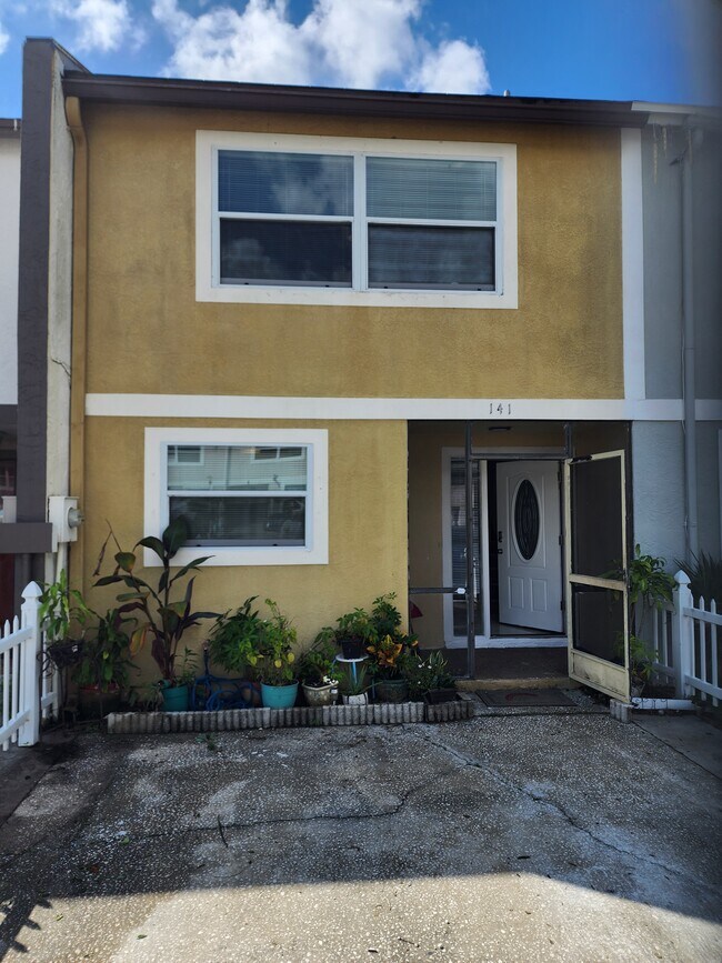 Primary Photo - 2750 S Pines Dr