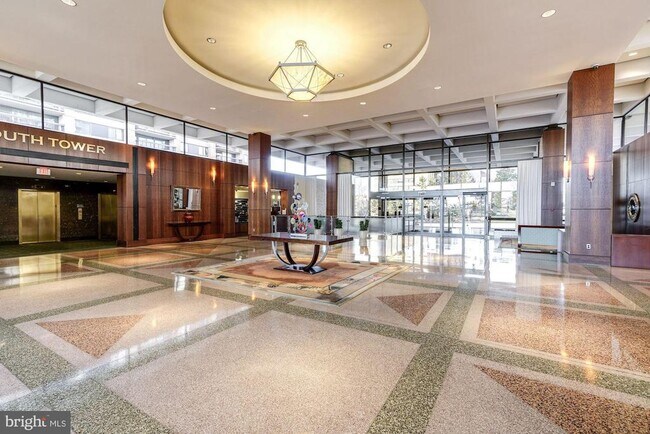 Building Photo - 3701 S George Mason Dr