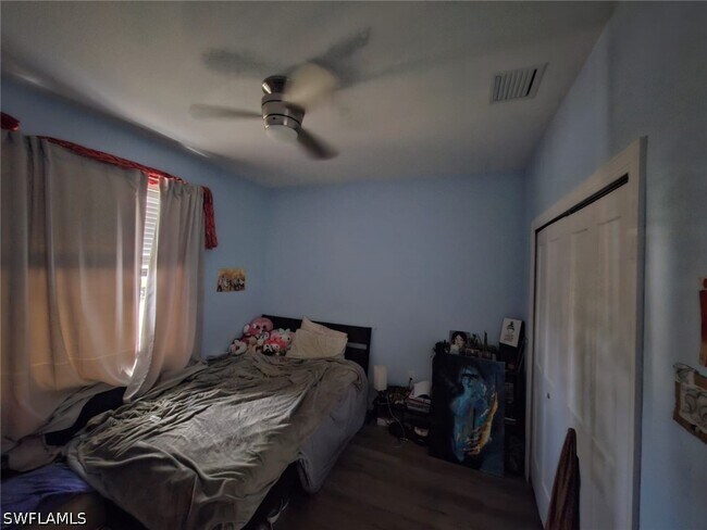 Building Photo - 2360 Burton Ave