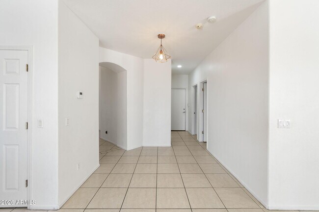 Building Photo - 6518 W Bent Tree Dr