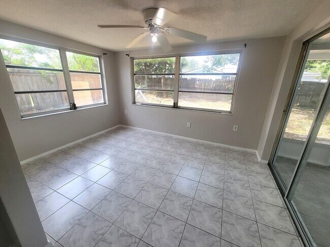 Building Photo - 7831 Sagebrush Dr