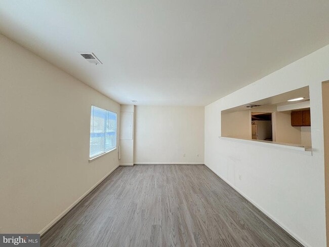 Building Photo - 8632 Walutes Cir