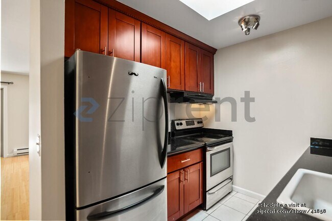 Building Photo - 500 W Middlefield Rd