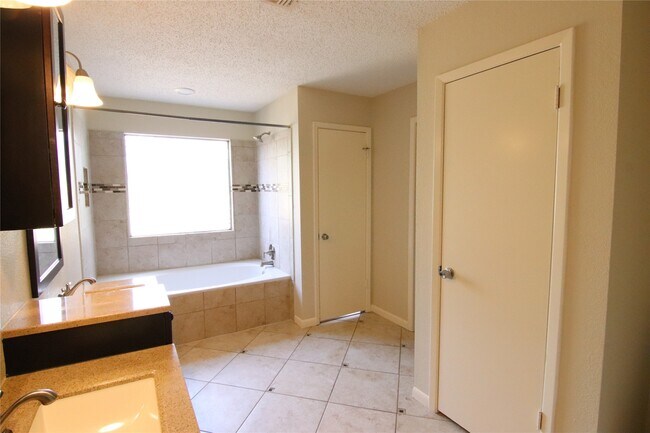 Building Photo - 3118 Settlers Way Blvd