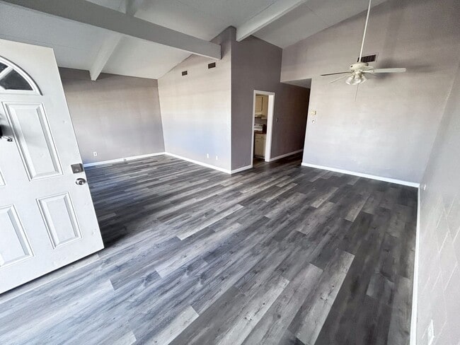 Building Photo - Remodeled 3 bedroom in Stead