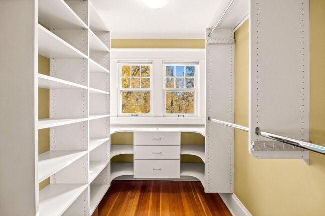 Building Photo - Elegant Grant Park Craftsman with Wine Cel...