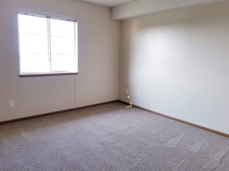 Building Photo - 560 Penn Ct