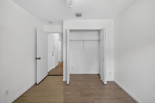 Building Photo - 5711 NW 125th Ave