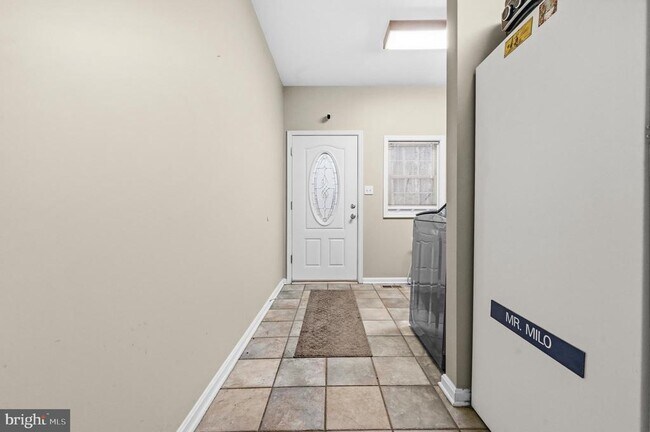 Building Photo - 14715 Jennifer Ct