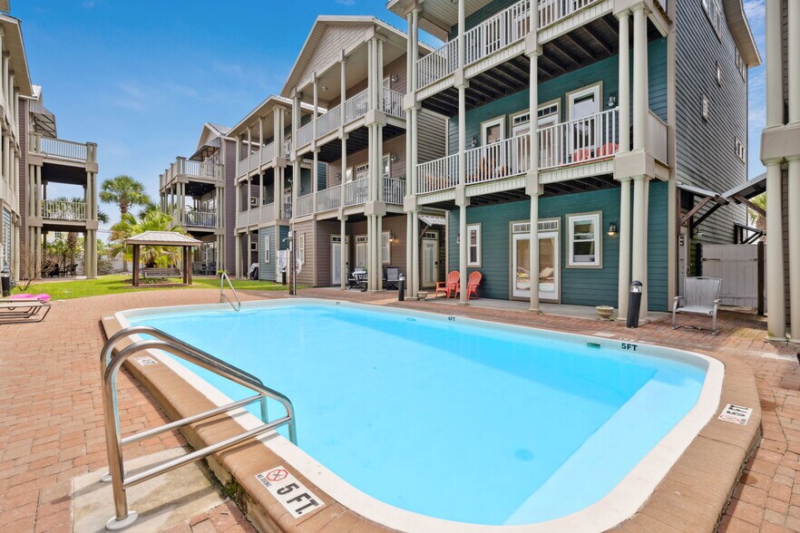 Building Photo - 6226 Thomas Dr