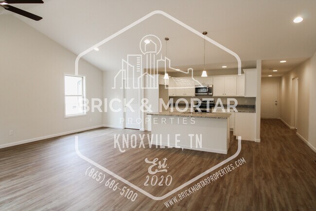 Building Photo - 4819 McCloud Rd