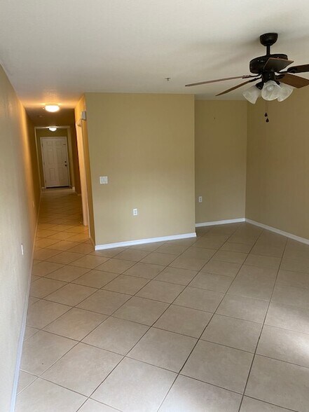 Building Photo - 9419 Ivy Brook Run