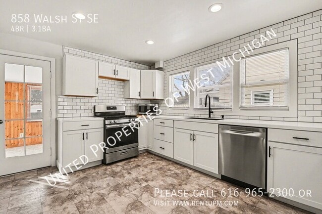 Building Photo - 858 Walsh St SE