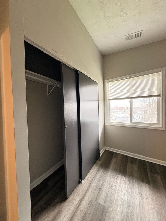Building Photo - Experience Luxury Living at Bellagio Living I: Modern Apartments in Lawrence, Indiana