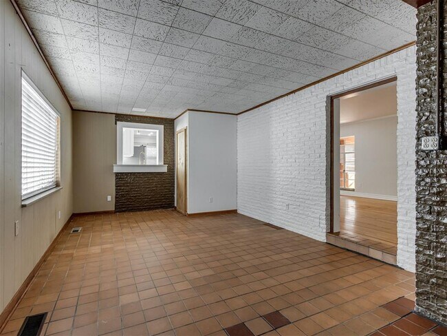 Building Photo - 2933 Cummings Dr