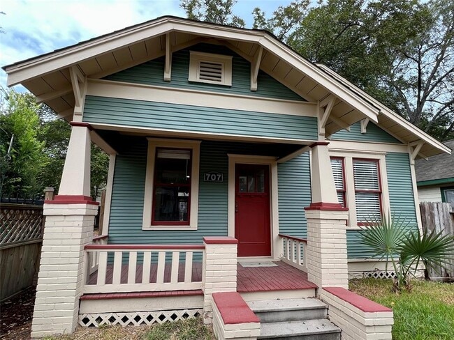 Primary Photo - 707 E 25th St