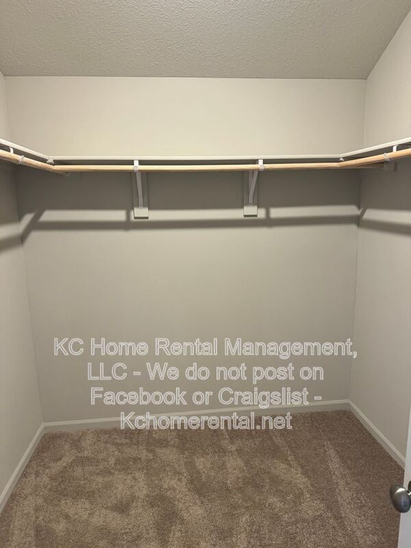 Building Photo - 8029 SE 6th Terrace