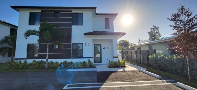 Building Photo - 1313 NW 6th Ave