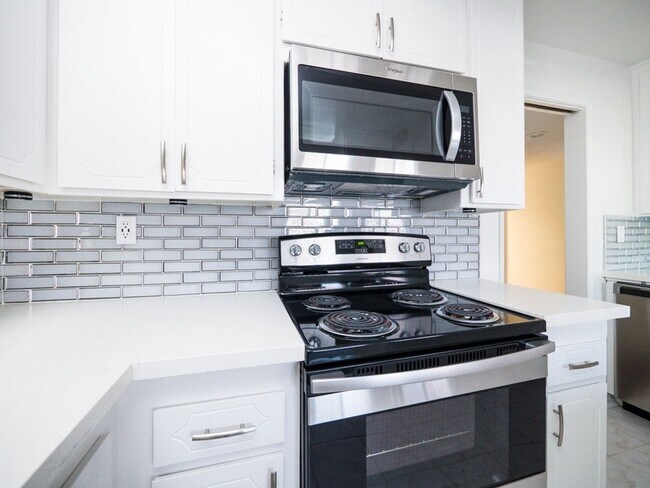 Interior Photo - 1641 Veteran Ave