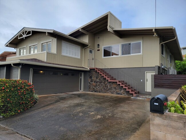 Building Photo - Large Single-Family Home. Split ACs.  (RRLLC)