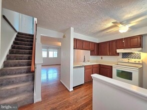 Building Photo - 8568 Koluder Ct