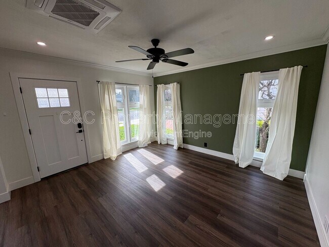 Building Photo - 59 W Castle St