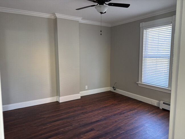 Living Room - 1st Floor - 210 Echo Lake Rd