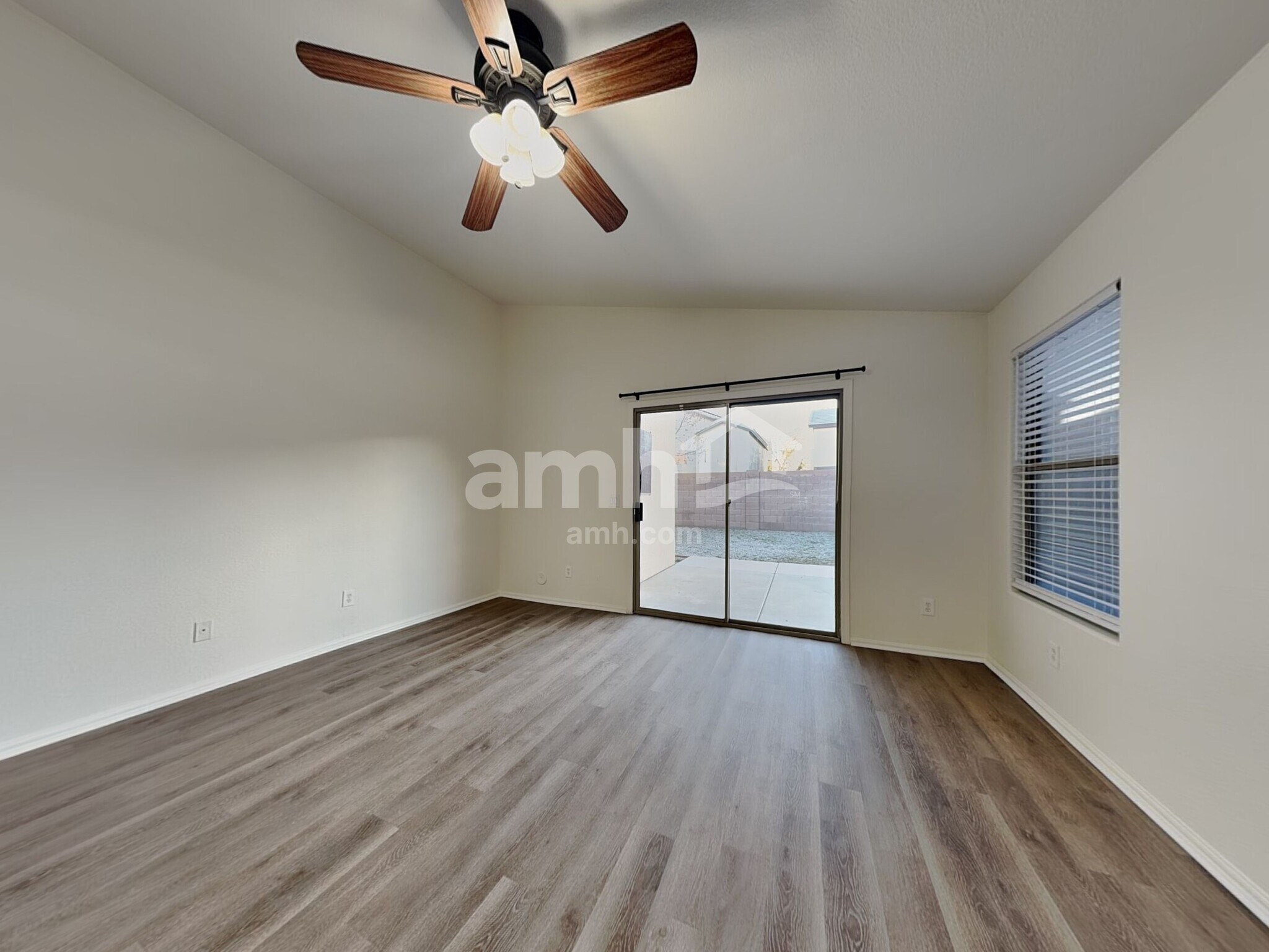 Building Photo - 12613 W Reade Ave