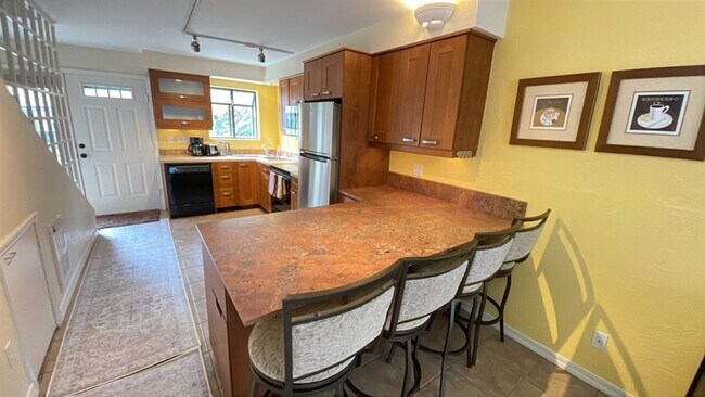 Building Photo - Furnished 2 Bdrm/2 Bath Condo in the Heart of Downtown Ashland!