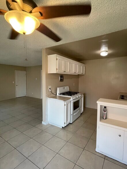Building Photo - 1394 Randy St
