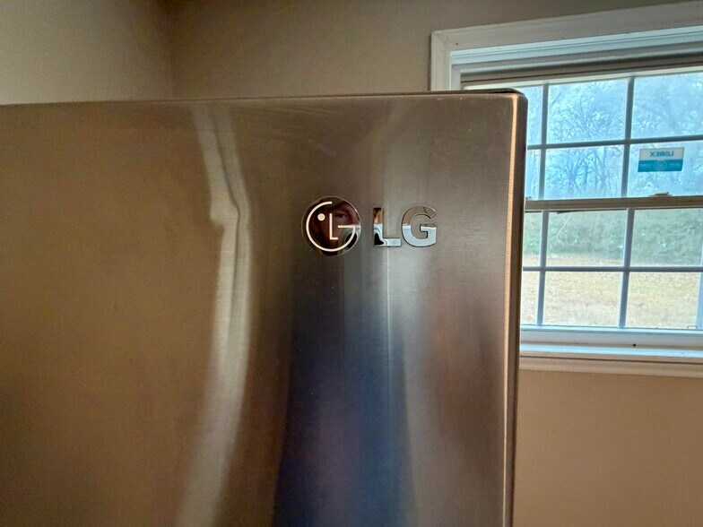 Building Photo - 125 McClure St