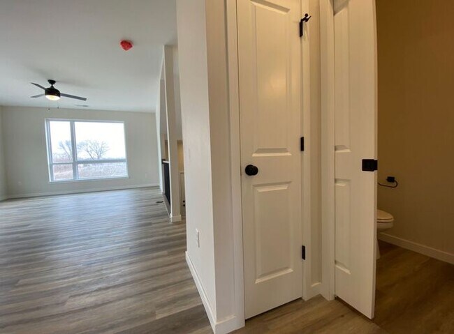 Building Photo - $2,275 | 3 Bedroom, 2.5 Bathroom Town Home | Pet Friendly | Sublease* | Available for August 1st,...