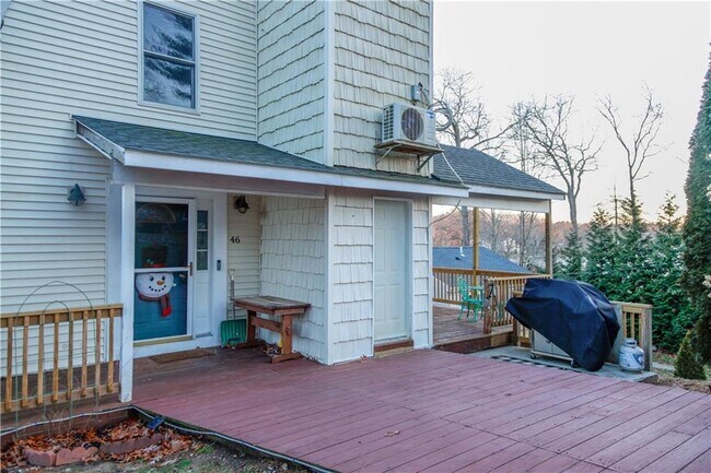 Building Photo - 46 W Shore Dr