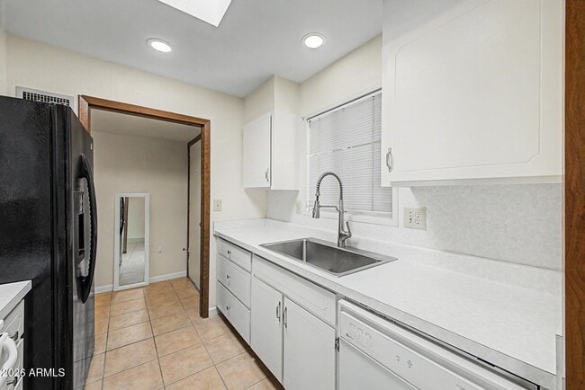 Building Photo - 13622 N 98th Ave