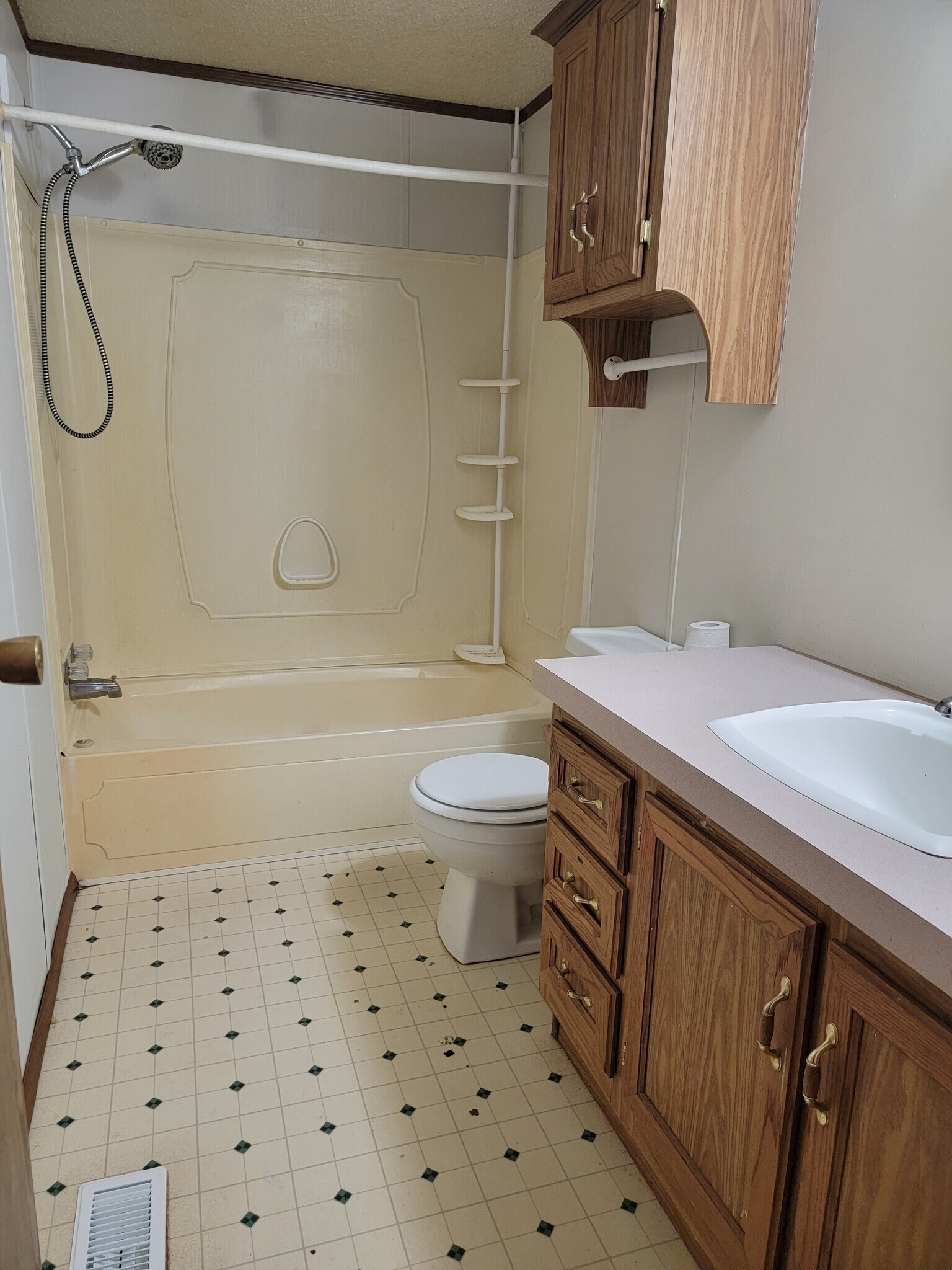 2nd Bathroom - 235 16th Ave NW