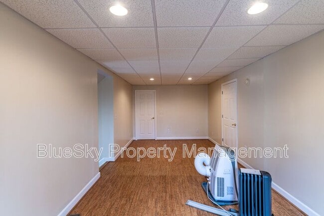 Building Photo - 158 Burnet St