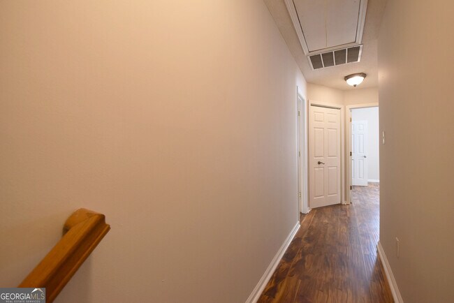 Building Photo - 115 S Fairfield Dr