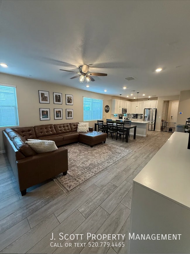 Building Photo - 449 Pinnacle Ridge Dr
