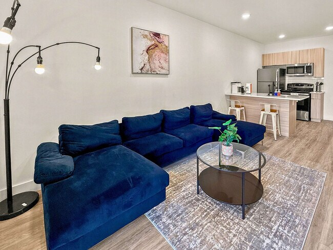 Building Photo - 2400 E Huntingdon St