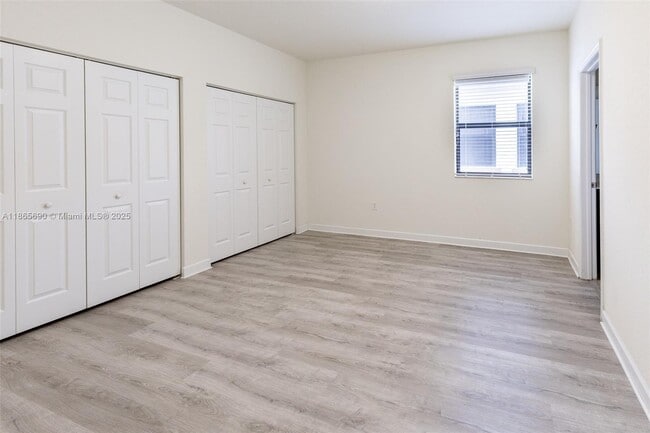 Building Photo - 10572 W 35th Way
