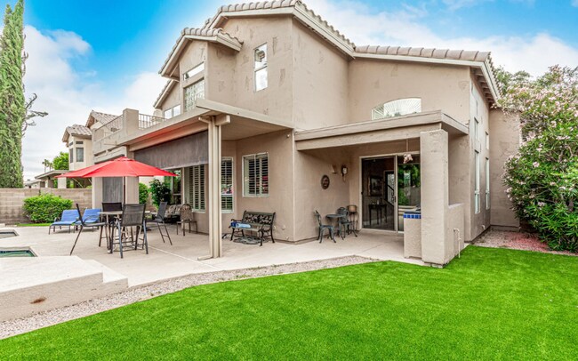 Building Photo - Space, Comfort, and a Neighborhood You’ll ...