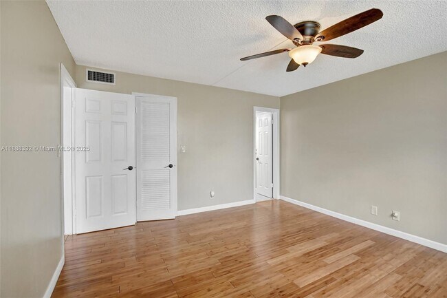 Building Photo - 8980 S Hollybrook Blvd