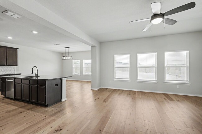Building Photo - 4 Bed, 2.5 Bath Home in Hightop Ridge with Open Floor Plan