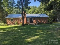 Building Photo - 632 Catawba Cir N