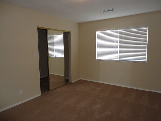 Building Photo - 6801 Augusta Hills Dr NE