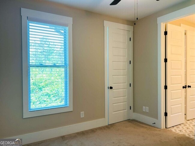 Building Photo - 16 Anchor Ct