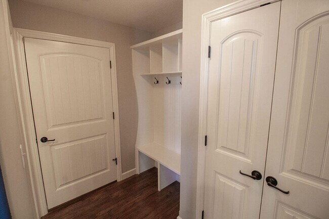 Building Photo - 7407 Pemberton Dr